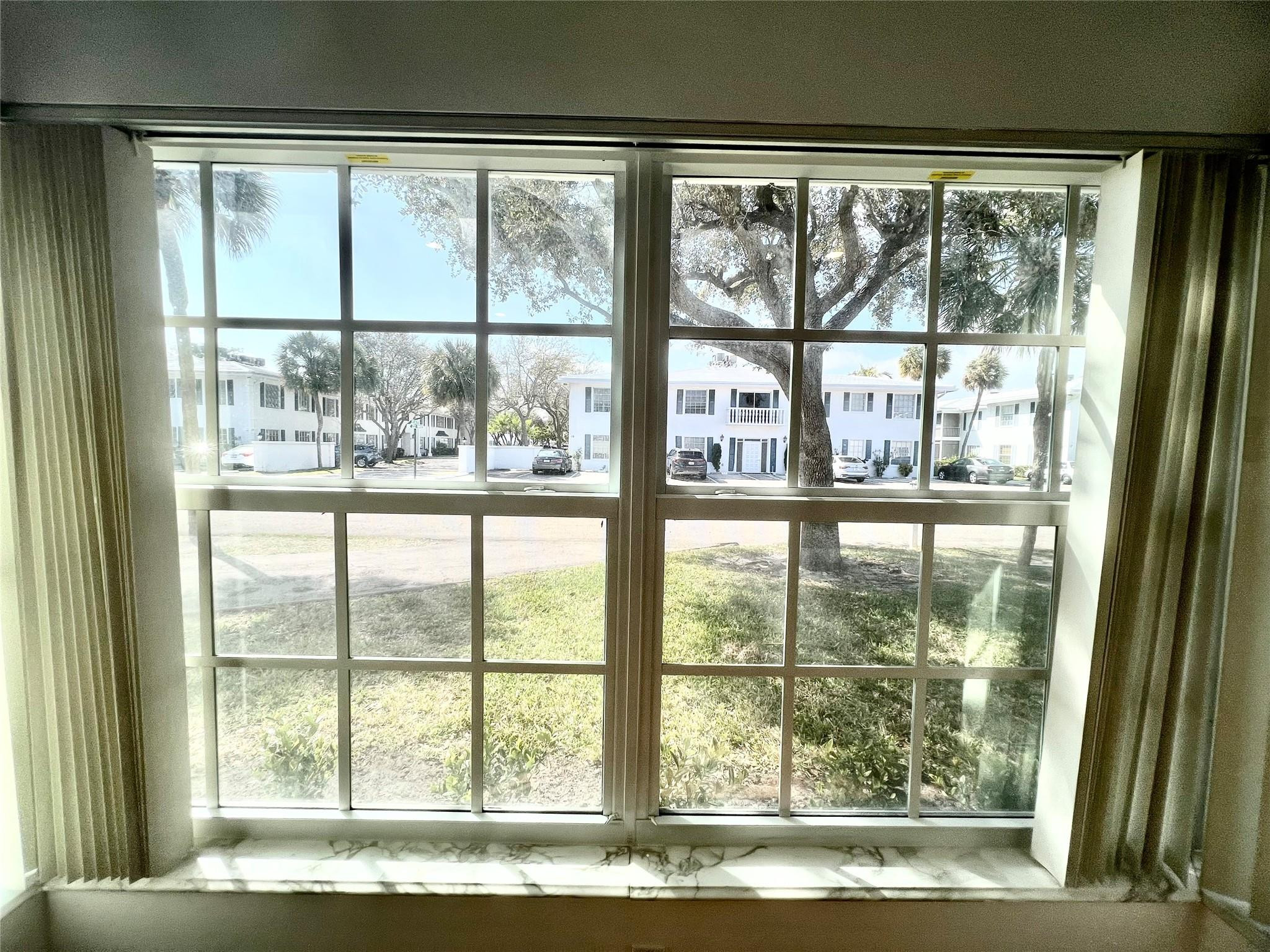 IMPERIAL POINT COLONNADES - Residential