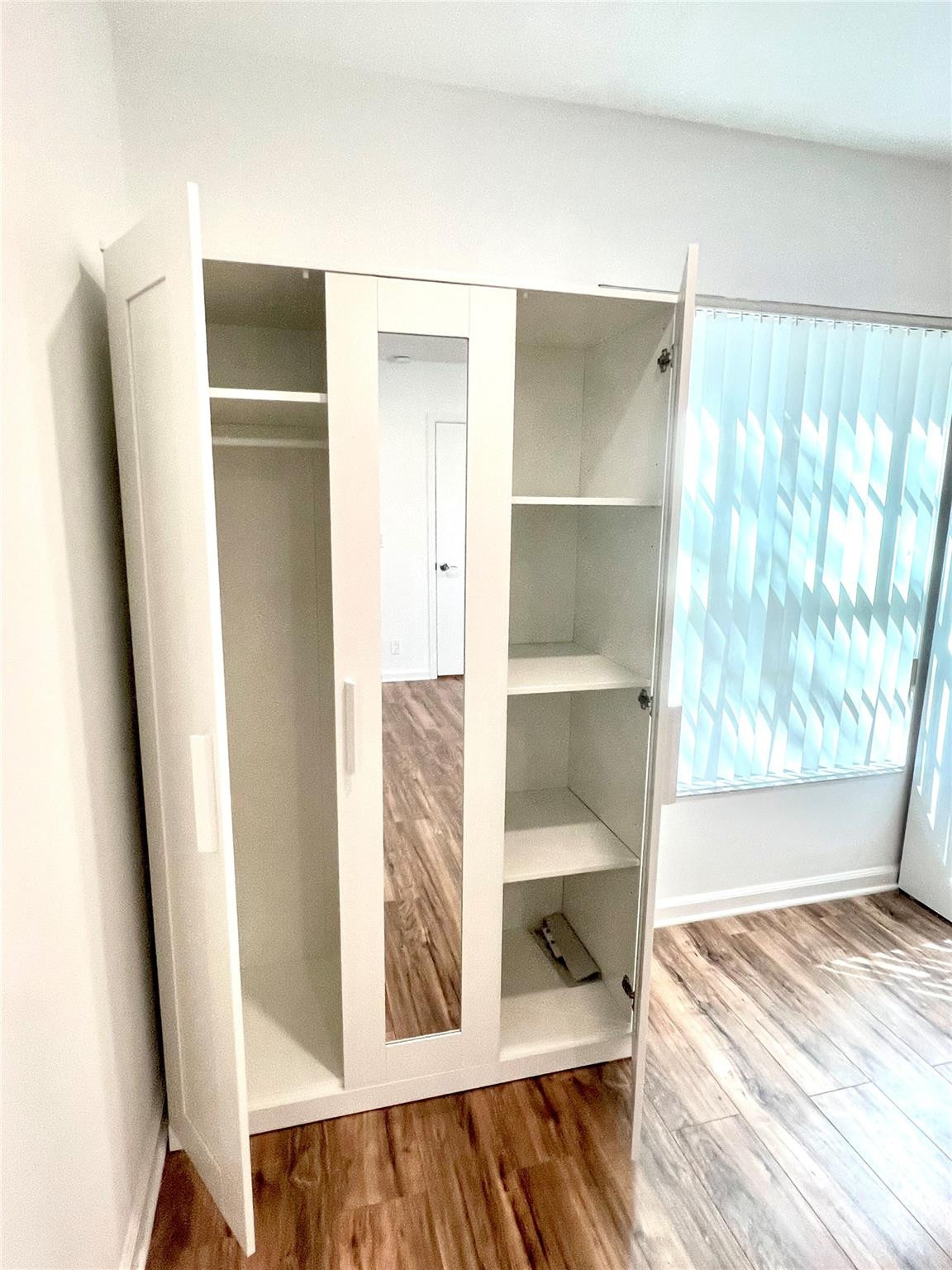 IMPERIAL POINT COLONNADES - Residential