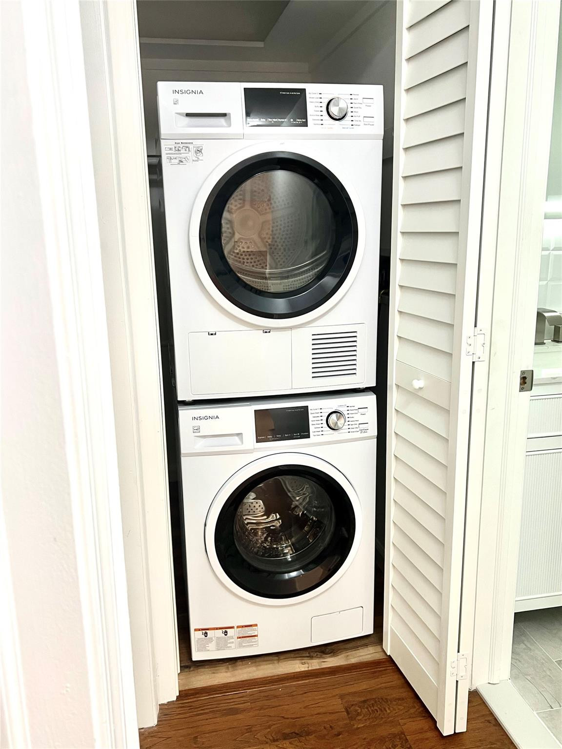 IMPERIAL POINT COLONNADES - Residential