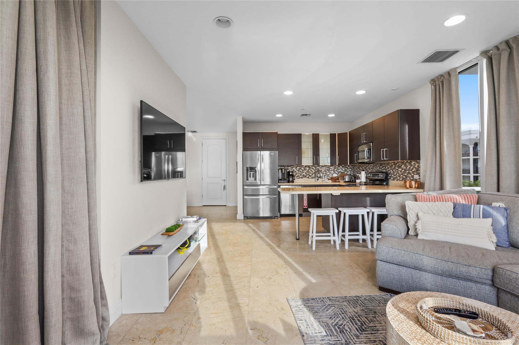 120 SE 19th Ave 404