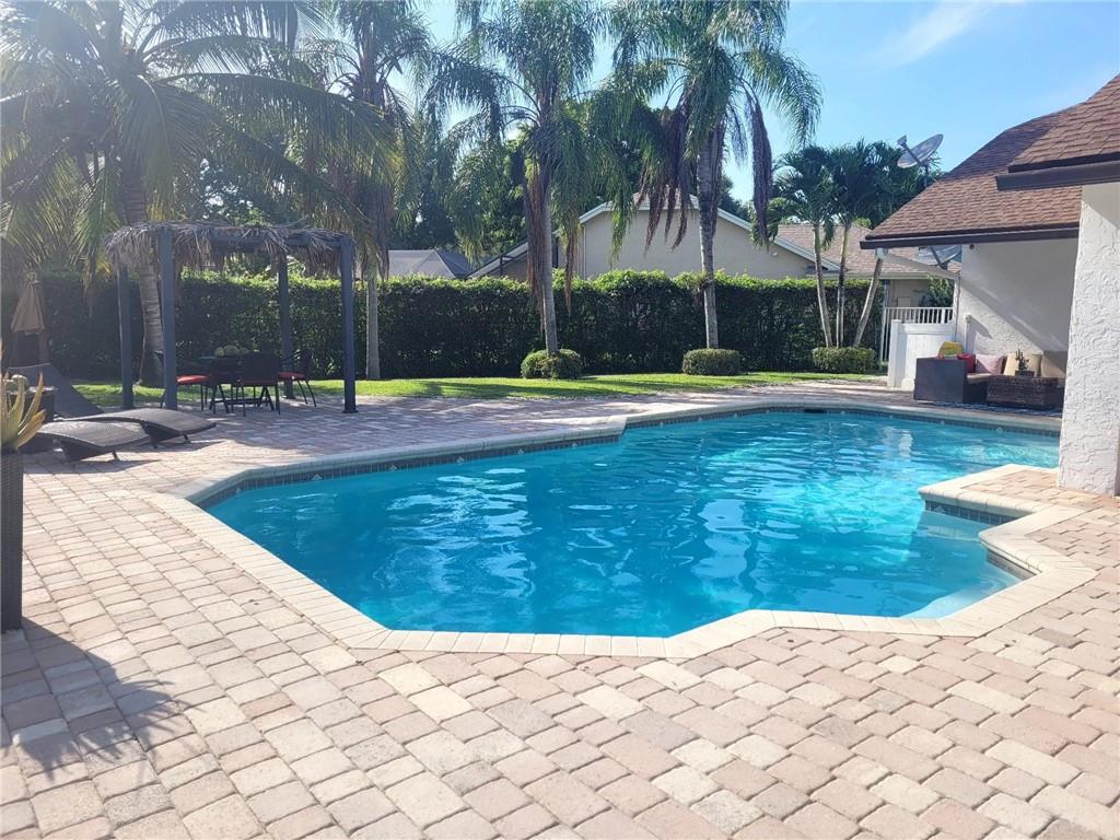 WINSTON PARK SEC ONE-A - Residential