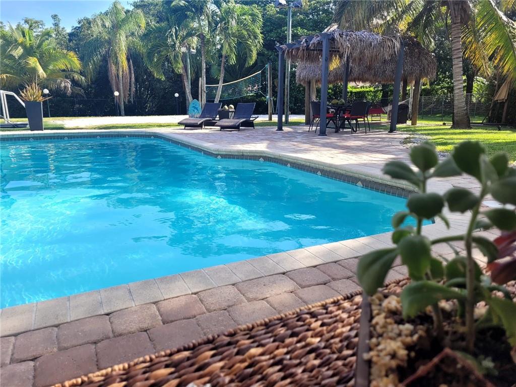 WINSTON PARK SEC ONE-A - Residential