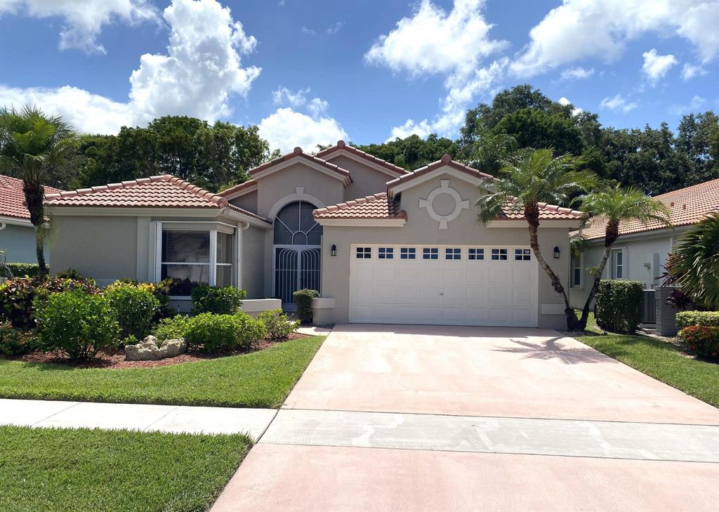 Photo of 9934 Harbour Lake Circle, Boynton Beach, FL 33437 (MLS # R11081884)