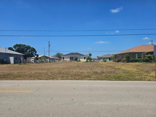 THE PERFECT LOT TO BUILD YOUR DREAM HOME !