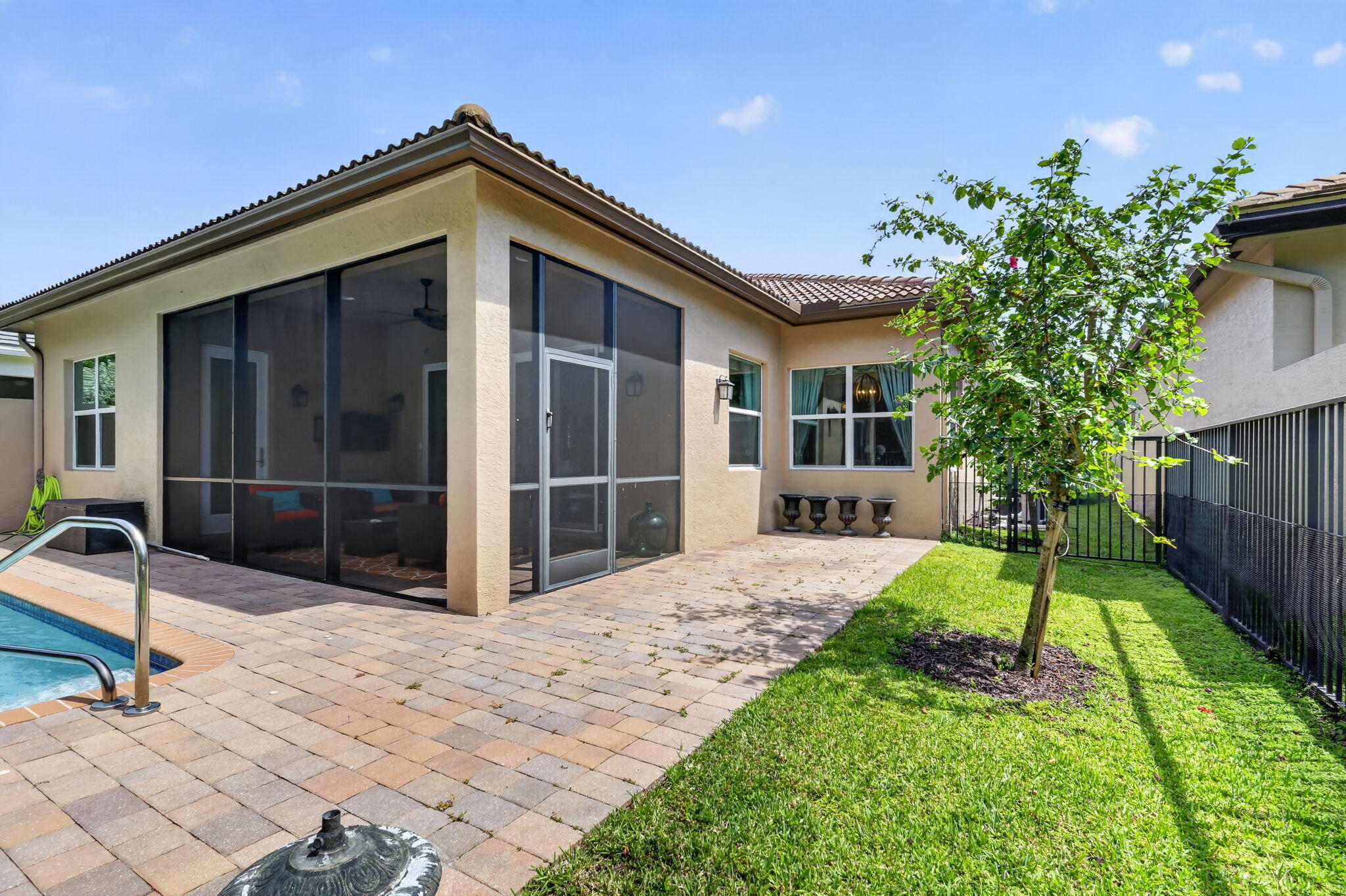 VALENCIA COVE AGR PUD SOUTH PL - Residential Lease