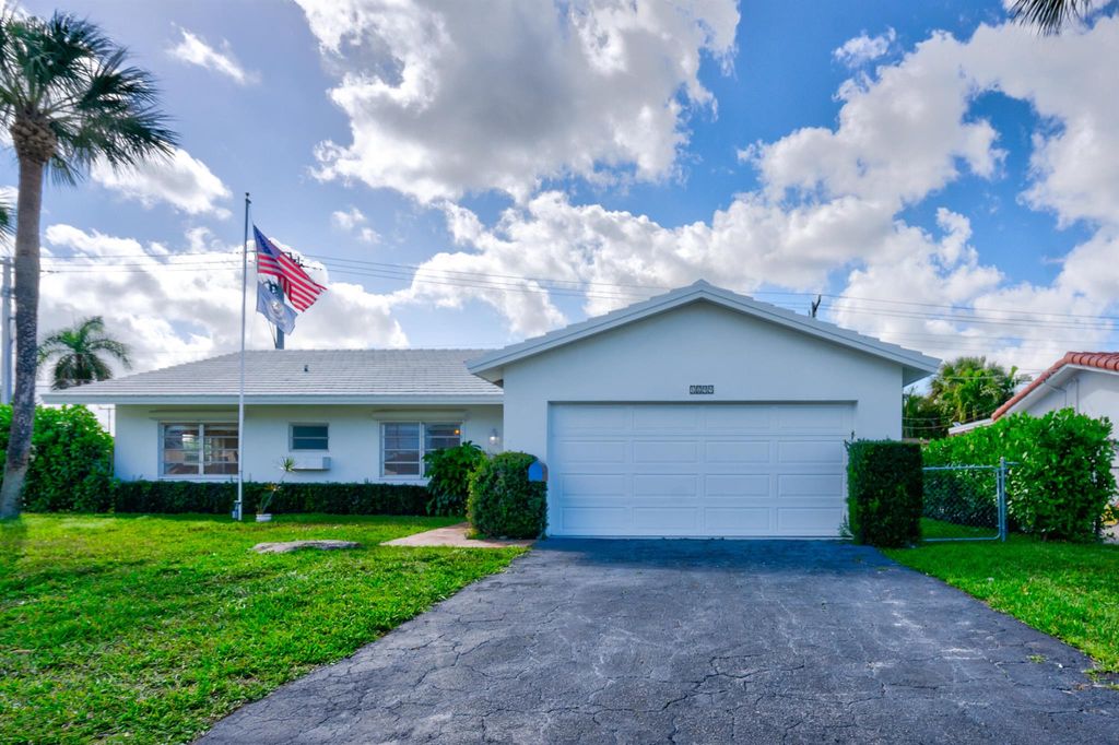 Photo of 1299 SW 12th Avenue, Boca Raton, FL 33486 (MLS # R11121361)