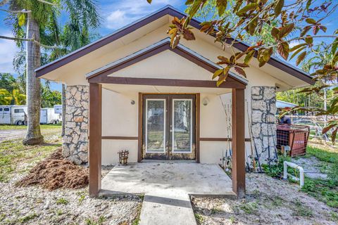 A home in Loxahatchee