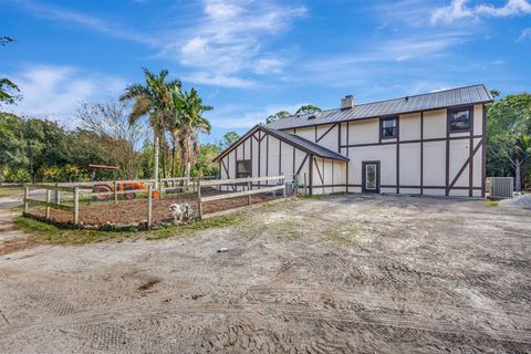 A home in Loxahatchee