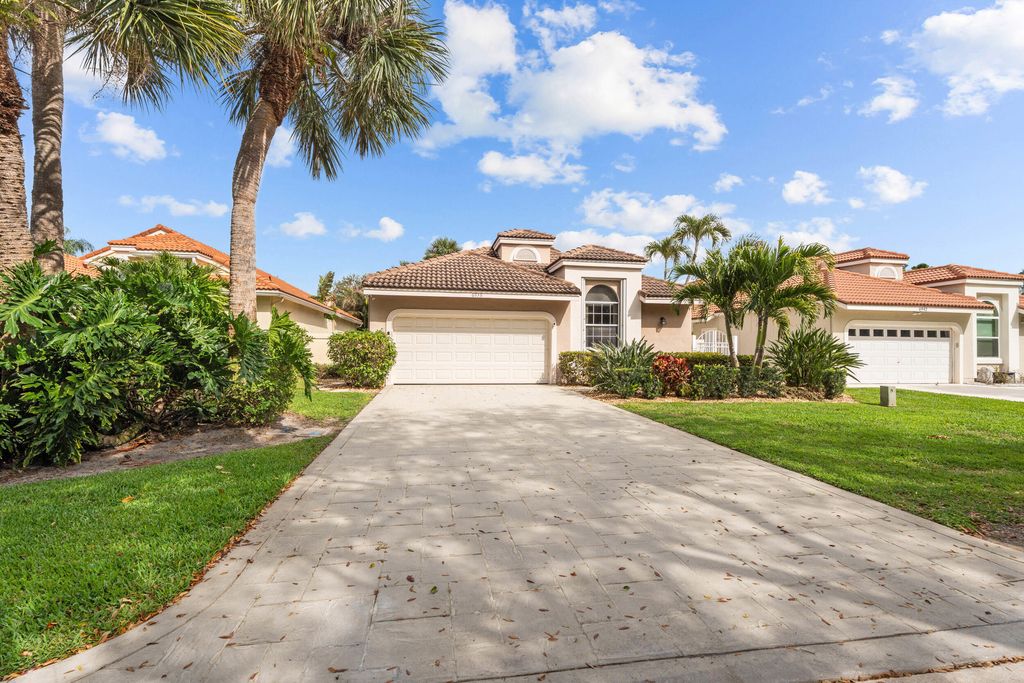 Photo of 6938 Briarlake Circle, West Palm Beach, FL 33418 (MLS # B26002341)