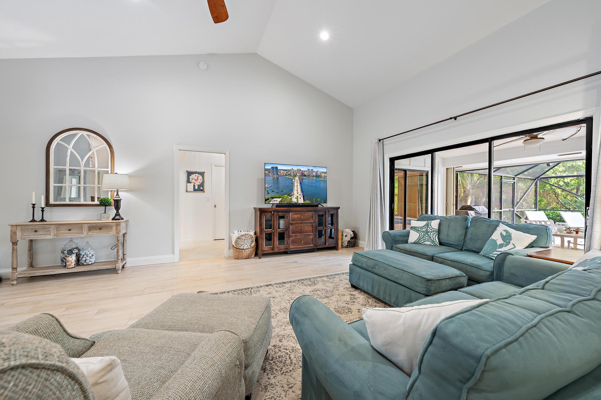 SHORES 4 - Residential