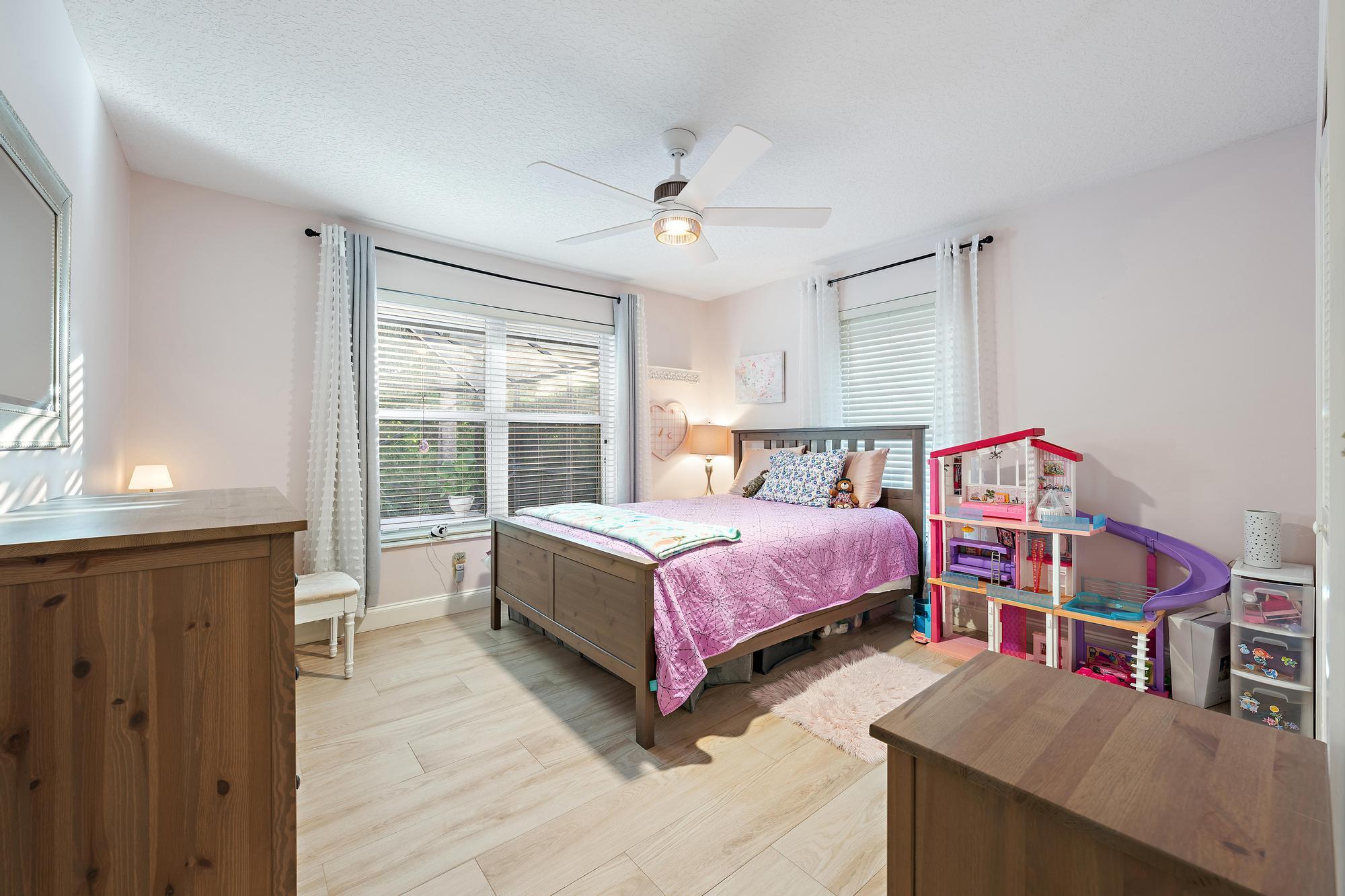 SHORES 4 - Residential