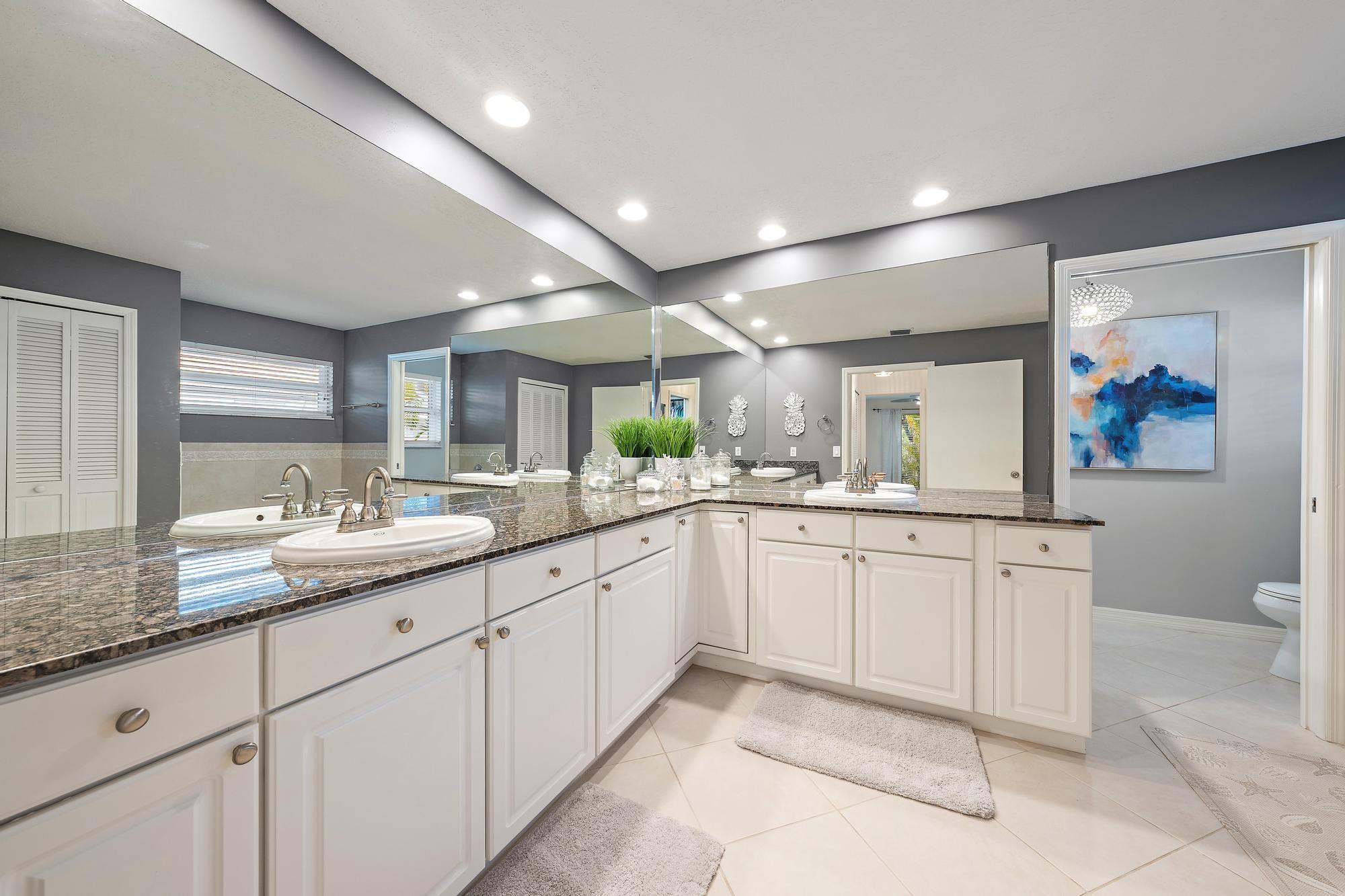 SHORES 4 - Residential