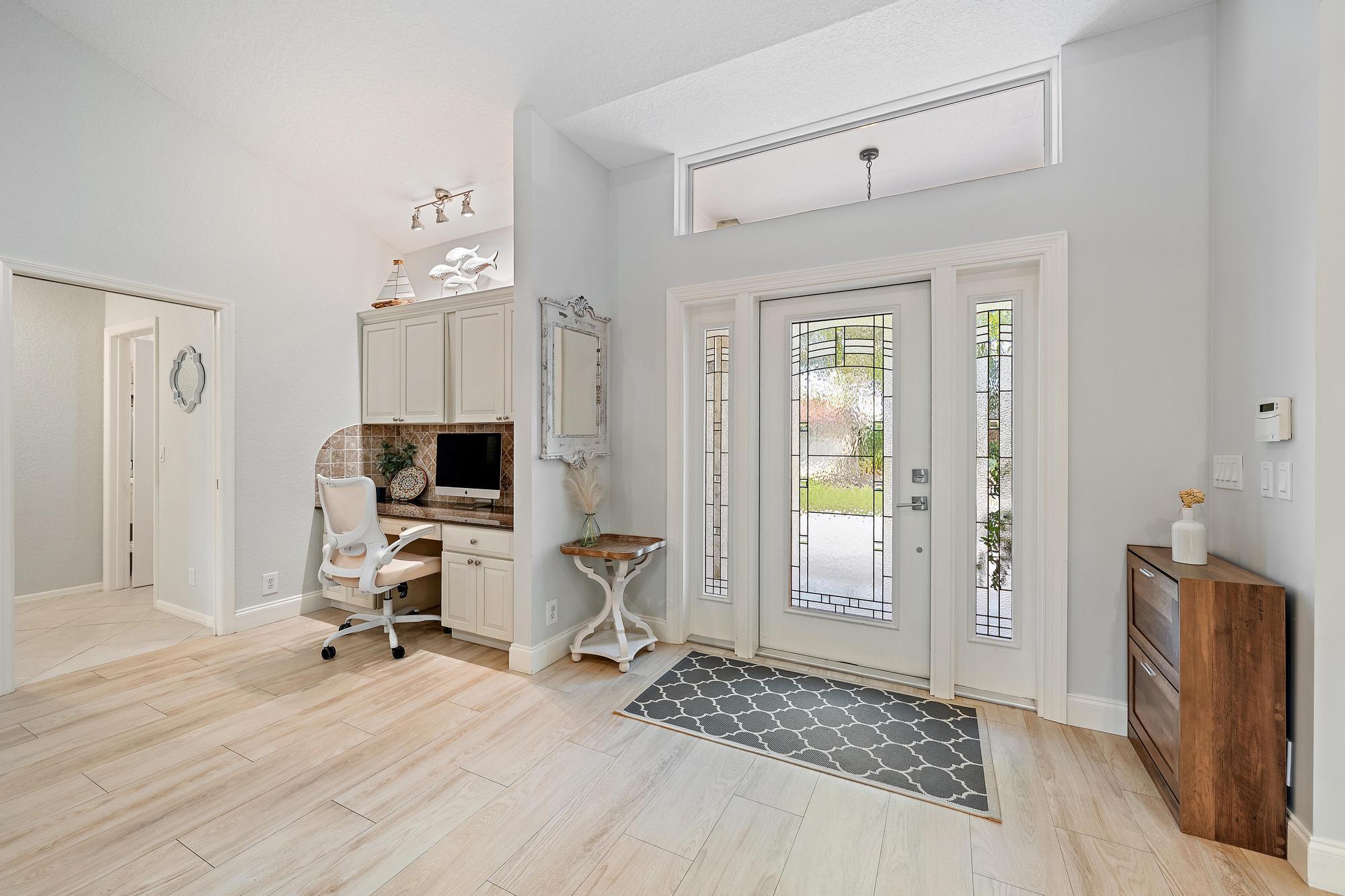 SHORES 4 - Residential