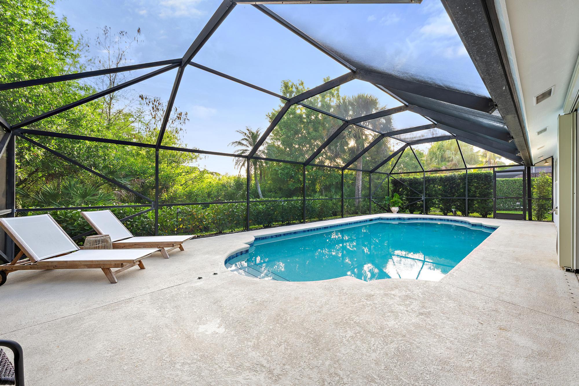 SHORES 4 - Residential