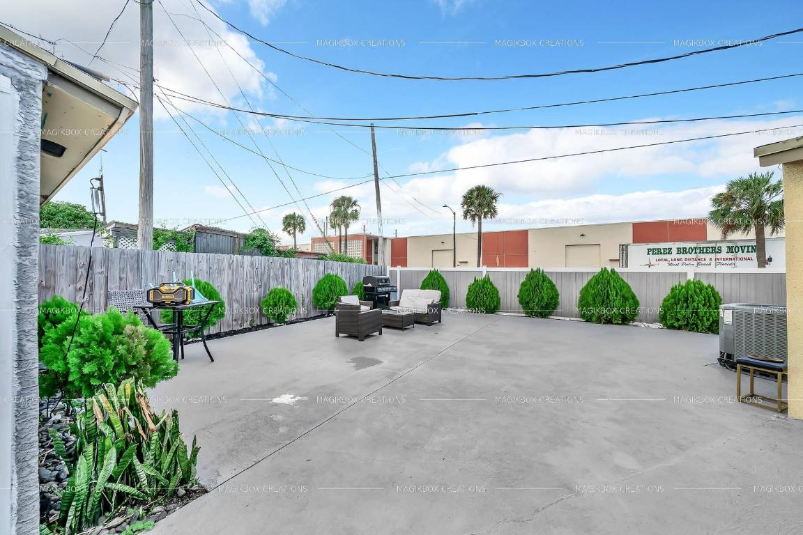 MANGONIA HILLS - Residential