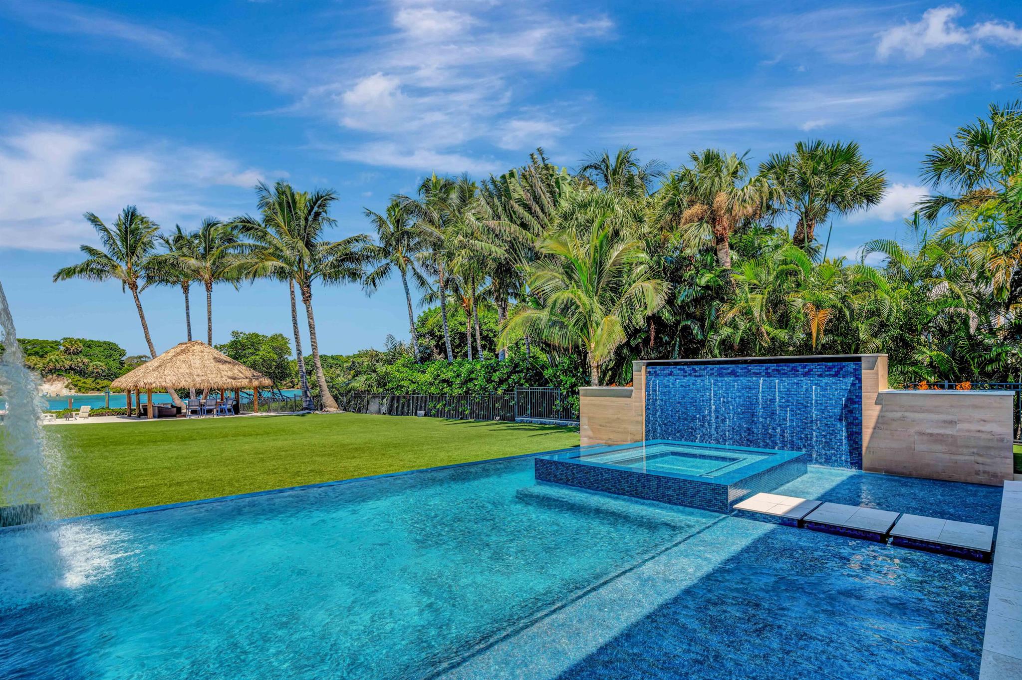 JUPITER INLET BEACH COLON - Residential