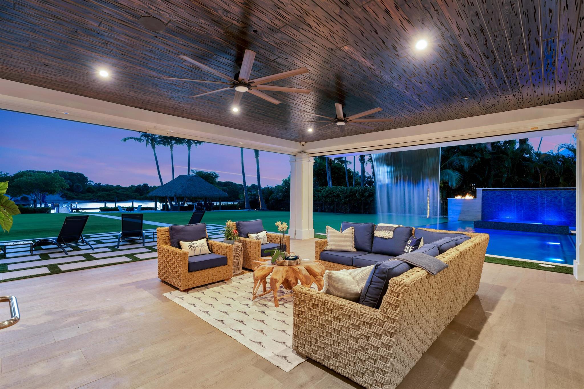 JUPITER INLET BEACH COLON - Residential