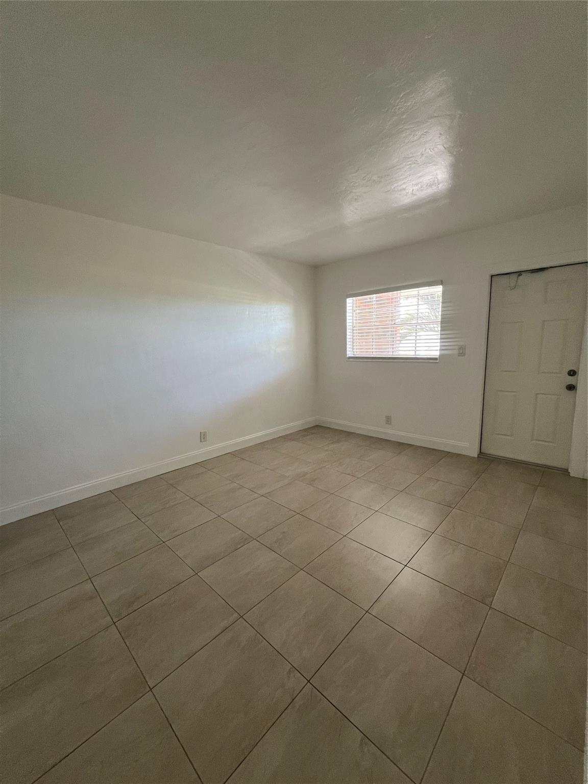 Coral Ridge Comm Blvd Add - Residential Lease