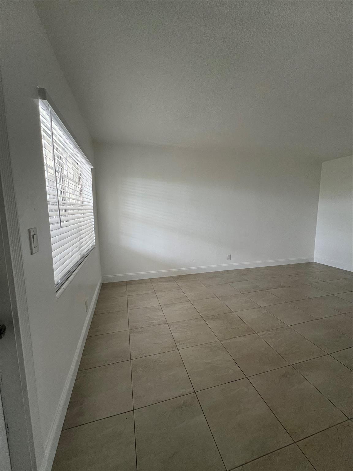 Coral Ridge Comm Blvd Add - Residential Lease