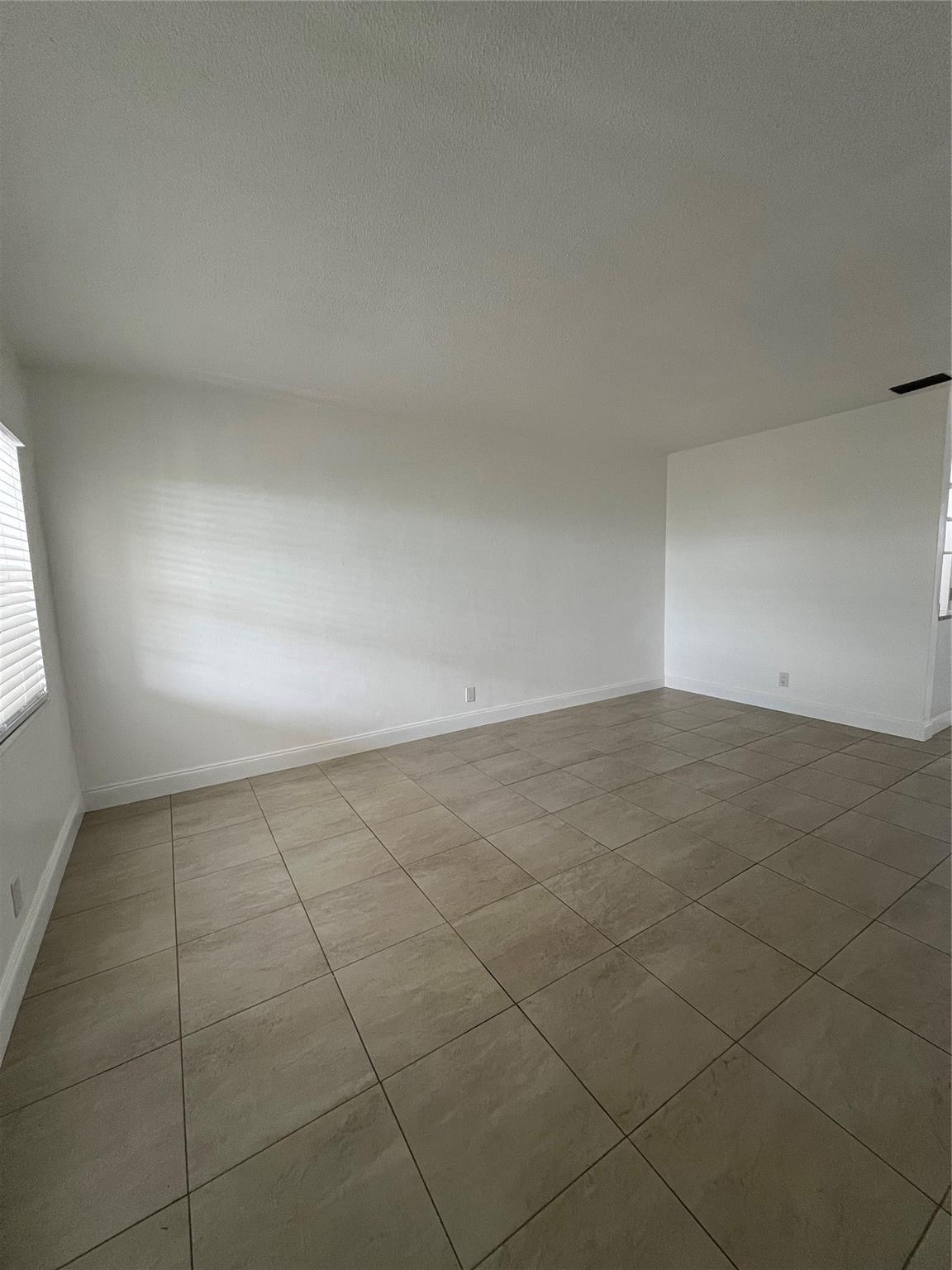 Coral Ridge Comm Blvd Add - Residential Lease