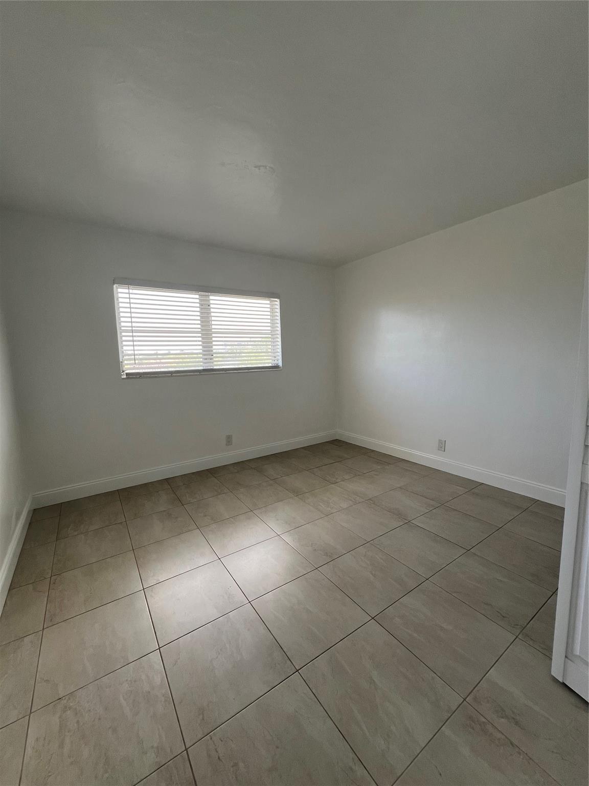 Coral Ridge Comm Blvd Add - Residential Lease
