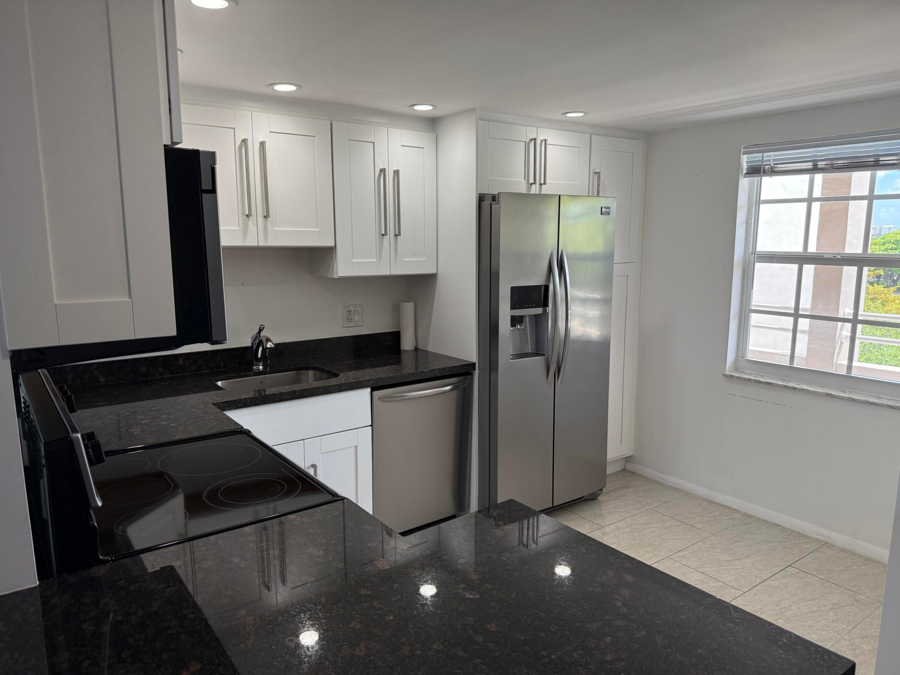 NO 60 PALM-AIRE COUNTRY CLUB - Residential