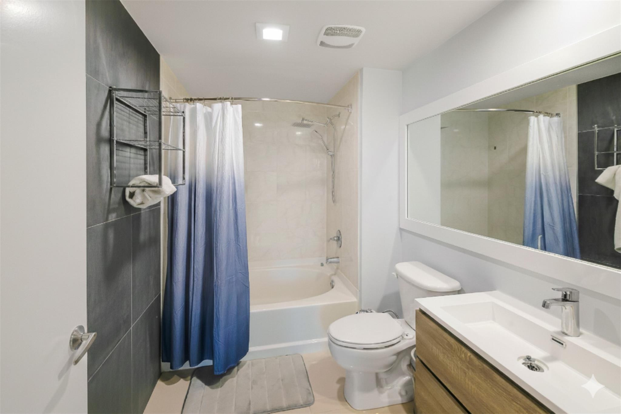 VENTURE AT AVENTURA EAST - Residential