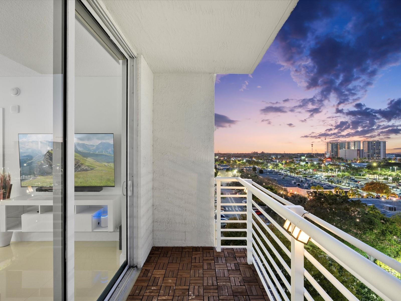 VENTURE AT AVENTURA EAST - Residential
