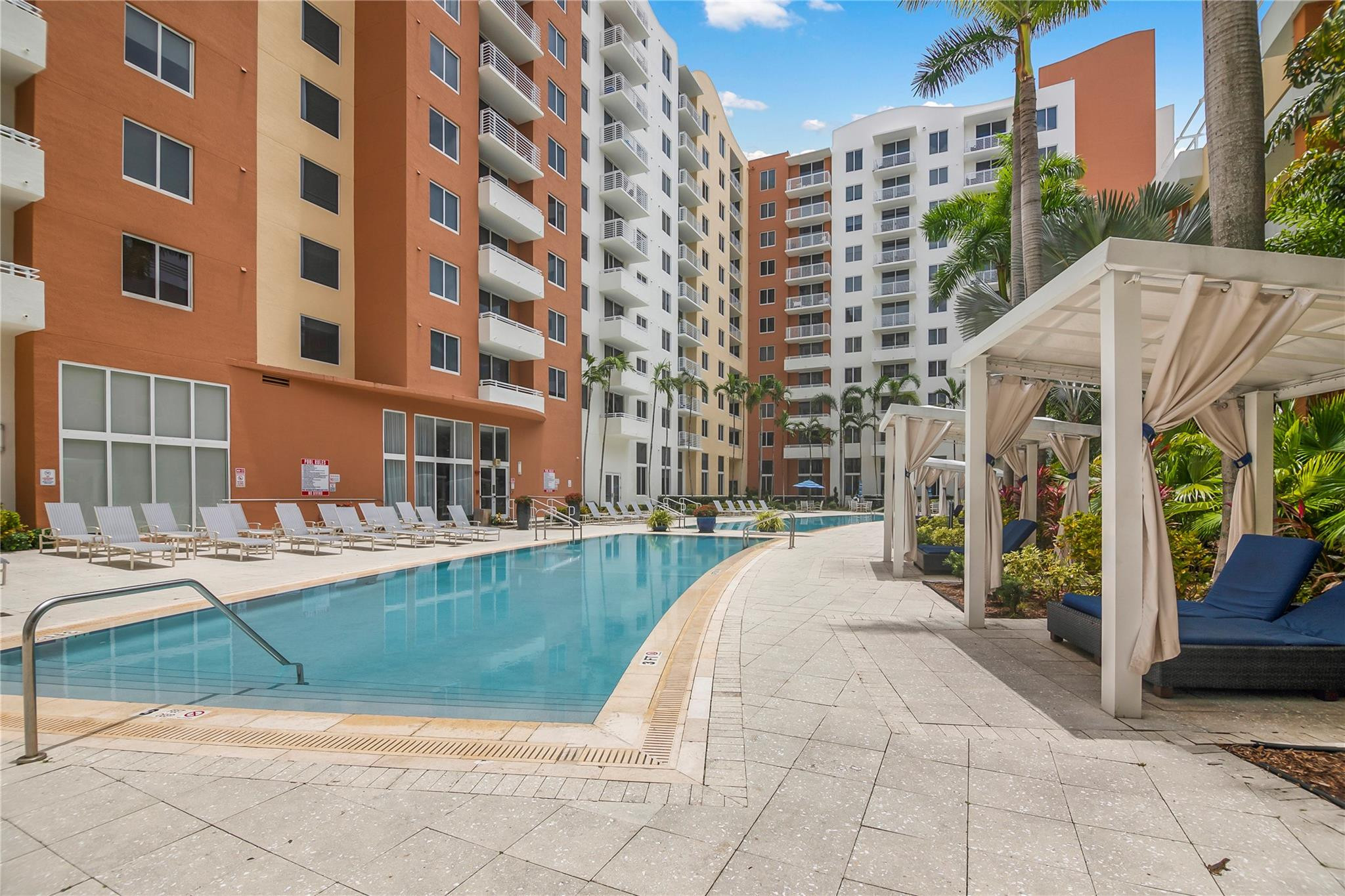 VENTURE AT AVENTURA EAST - Residential