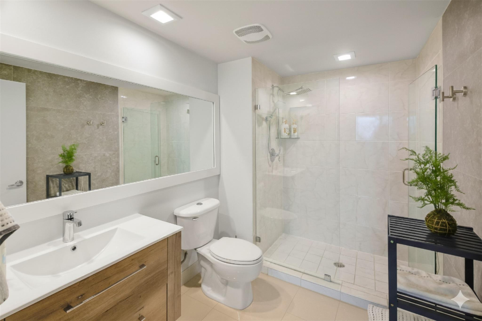 VENTURE AT AVENTURA EAST - Residential