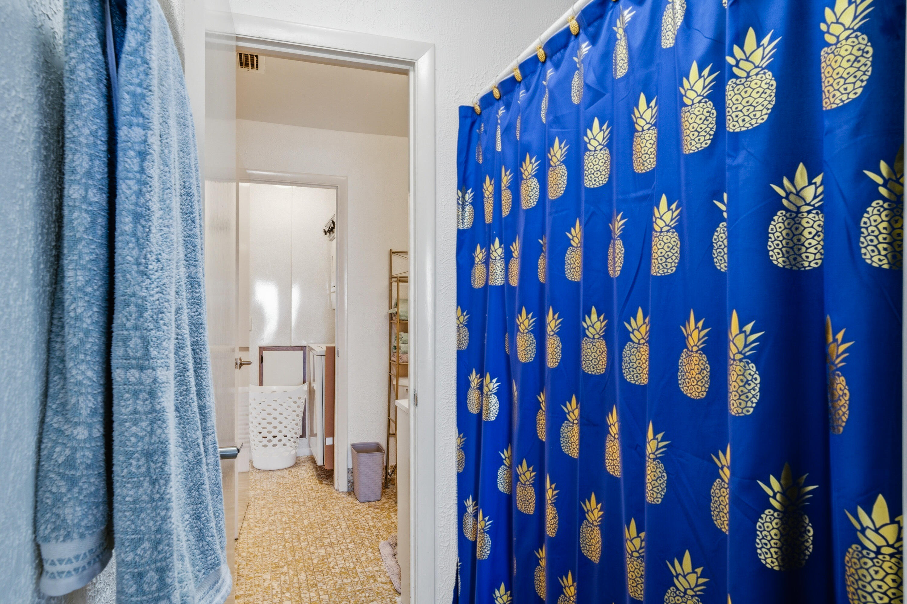 LA ENTRADA DEL MAR CONDOMINIUM - Residential