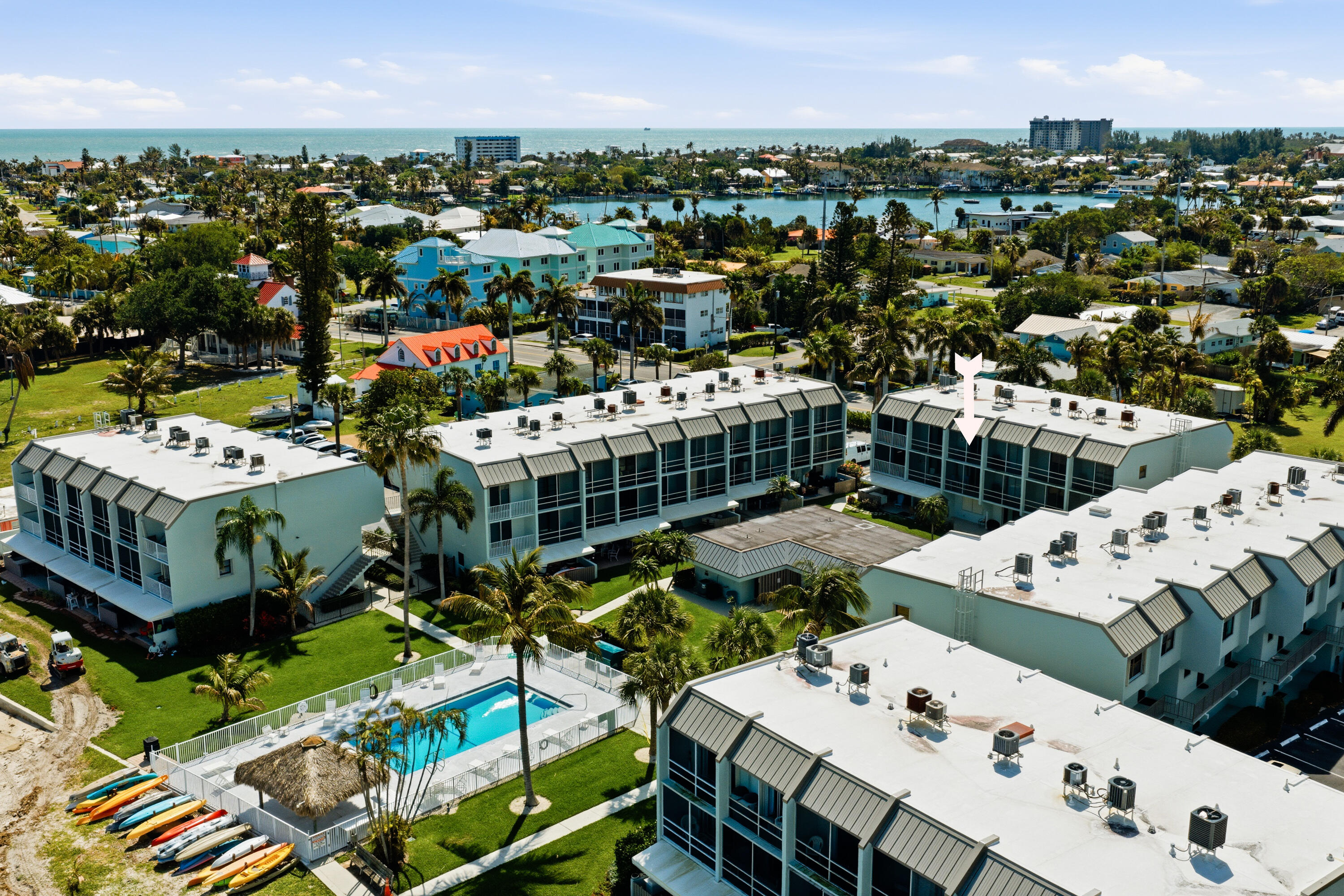 LA ENTRADA DEL MAR CONDOMINIUM - Residential