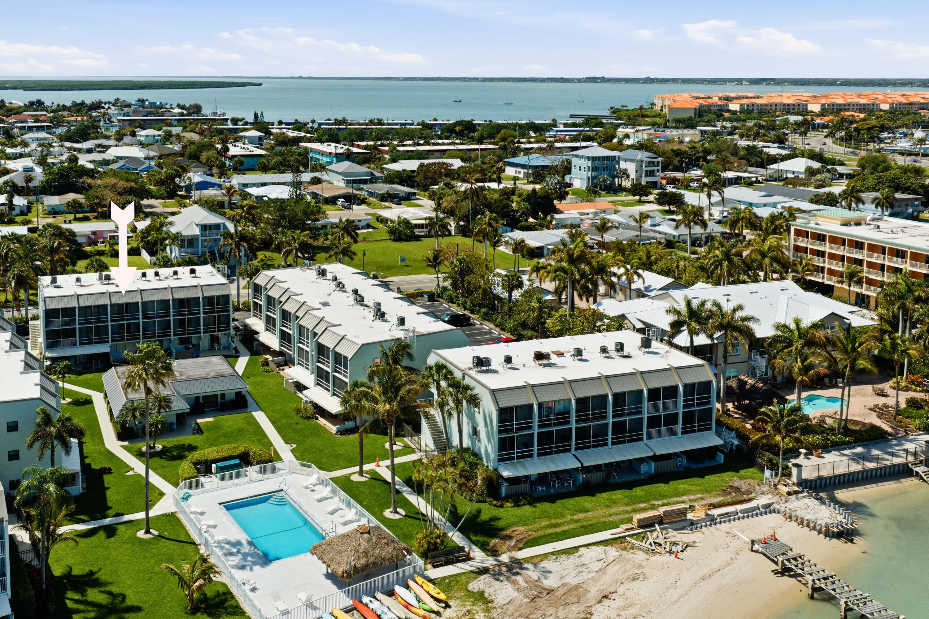 LA ENTRADA DEL MAR CONDOMINIUM - Residential