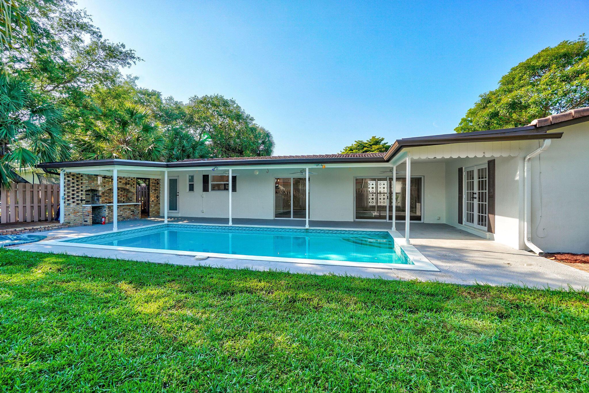 FOREST HILLS - Residential Lease