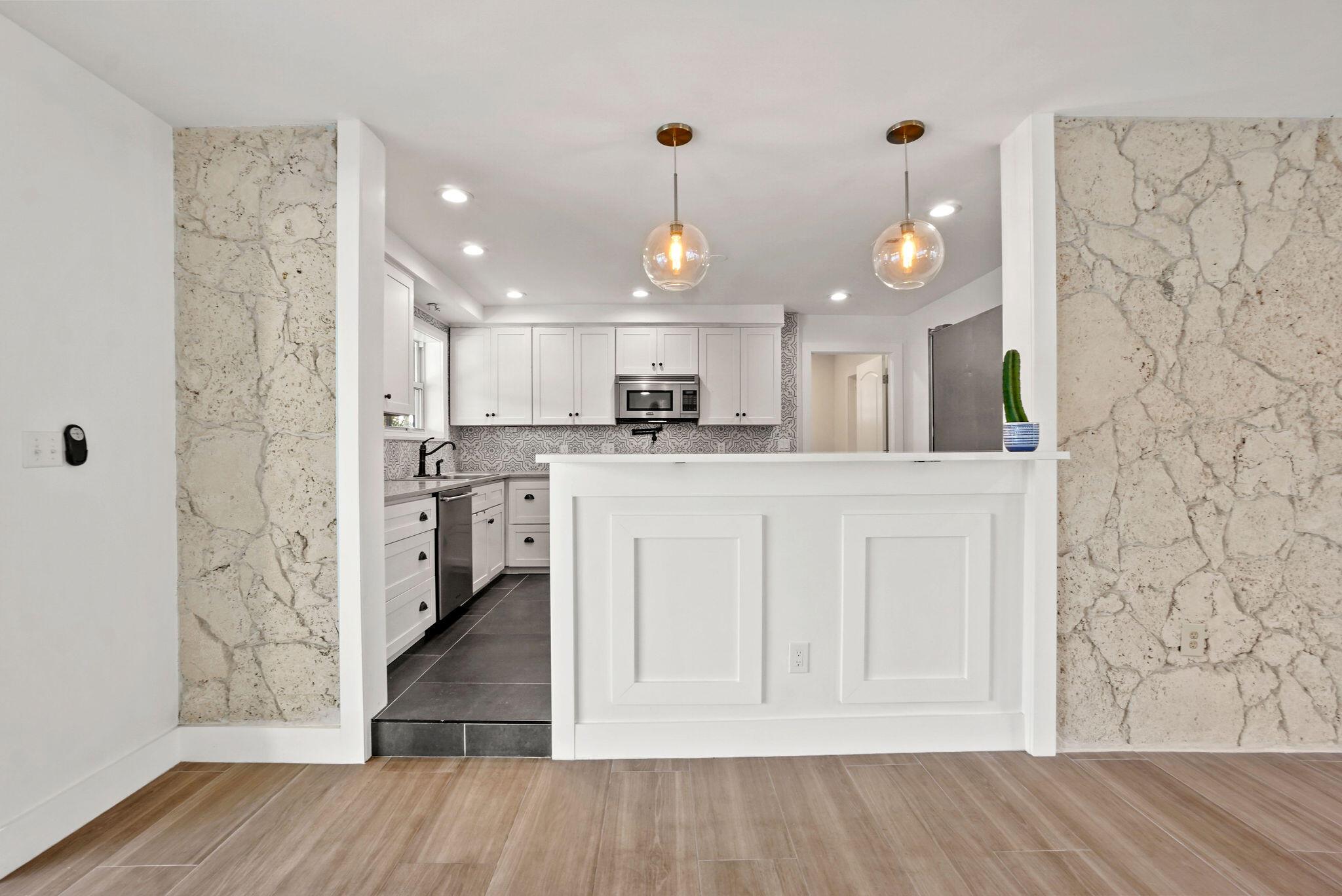 FOREST HILLS - Residential Lease