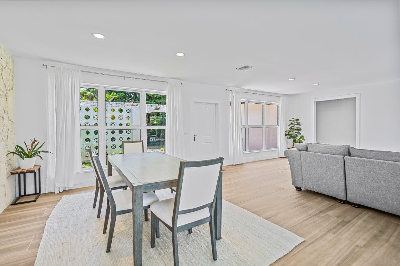 FOREST HILLS - Residential Lease