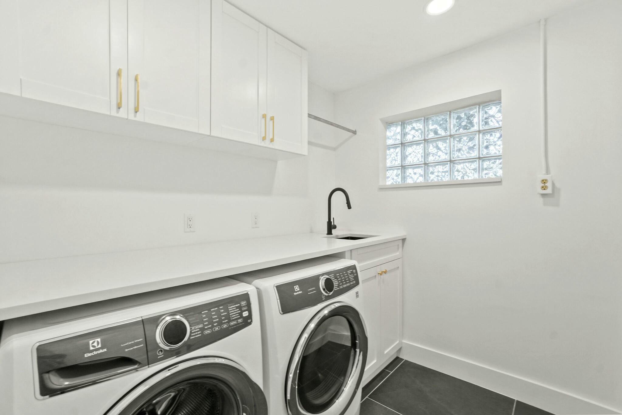 FOREST HILLS - Residential Lease