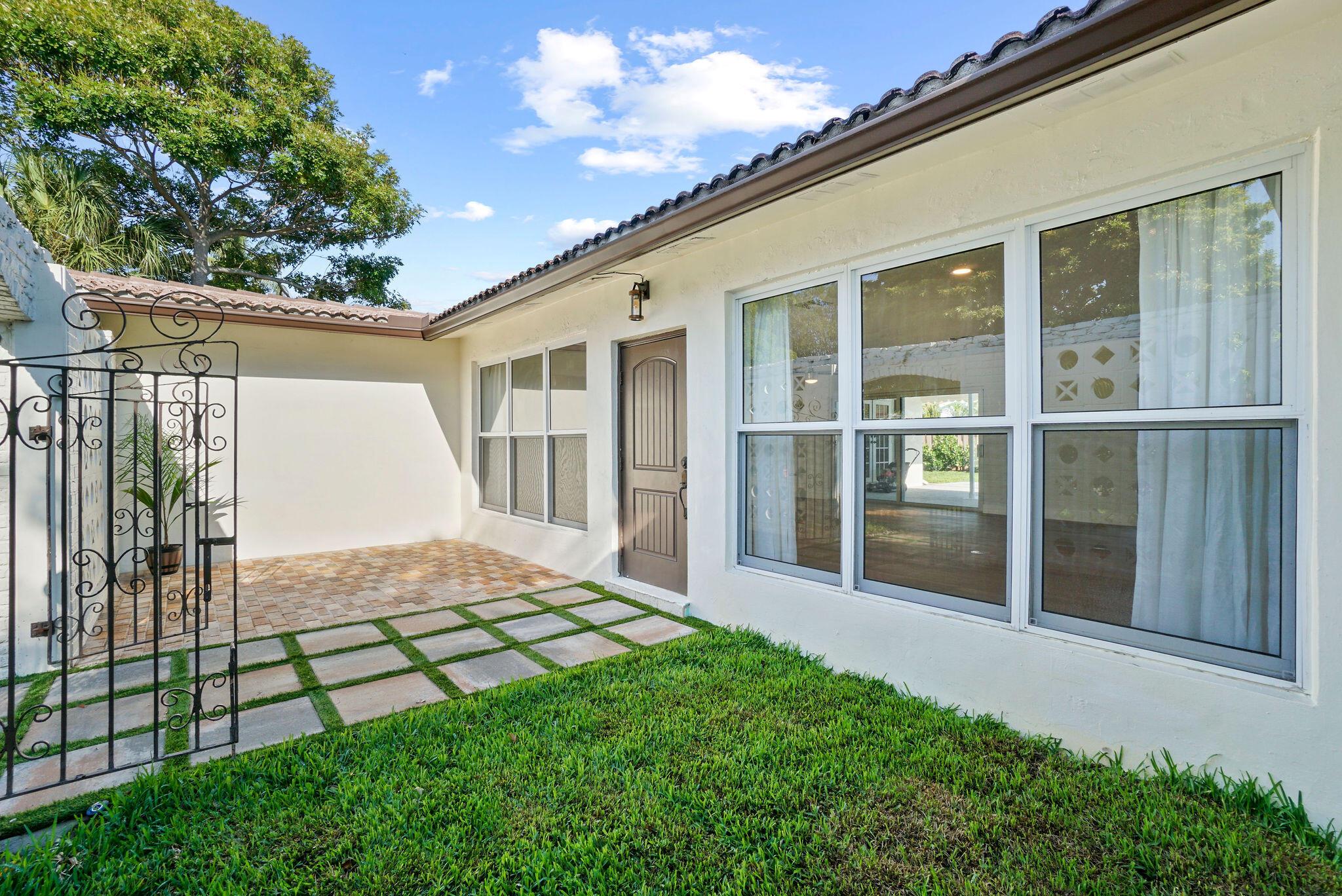 FOREST HILLS - Residential Lease