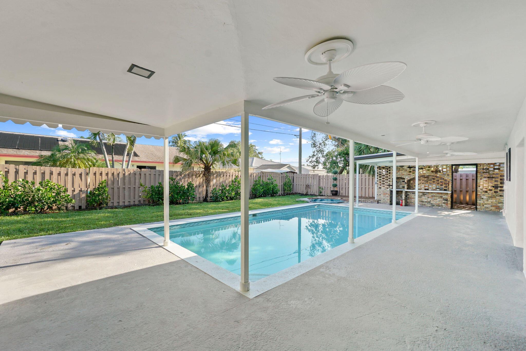 FOREST HILLS - Residential Lease