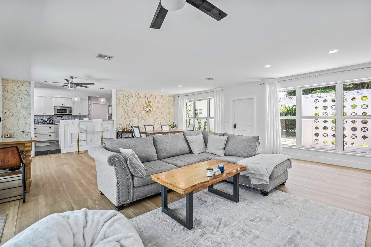 FOREST HILLS - Residential Lease