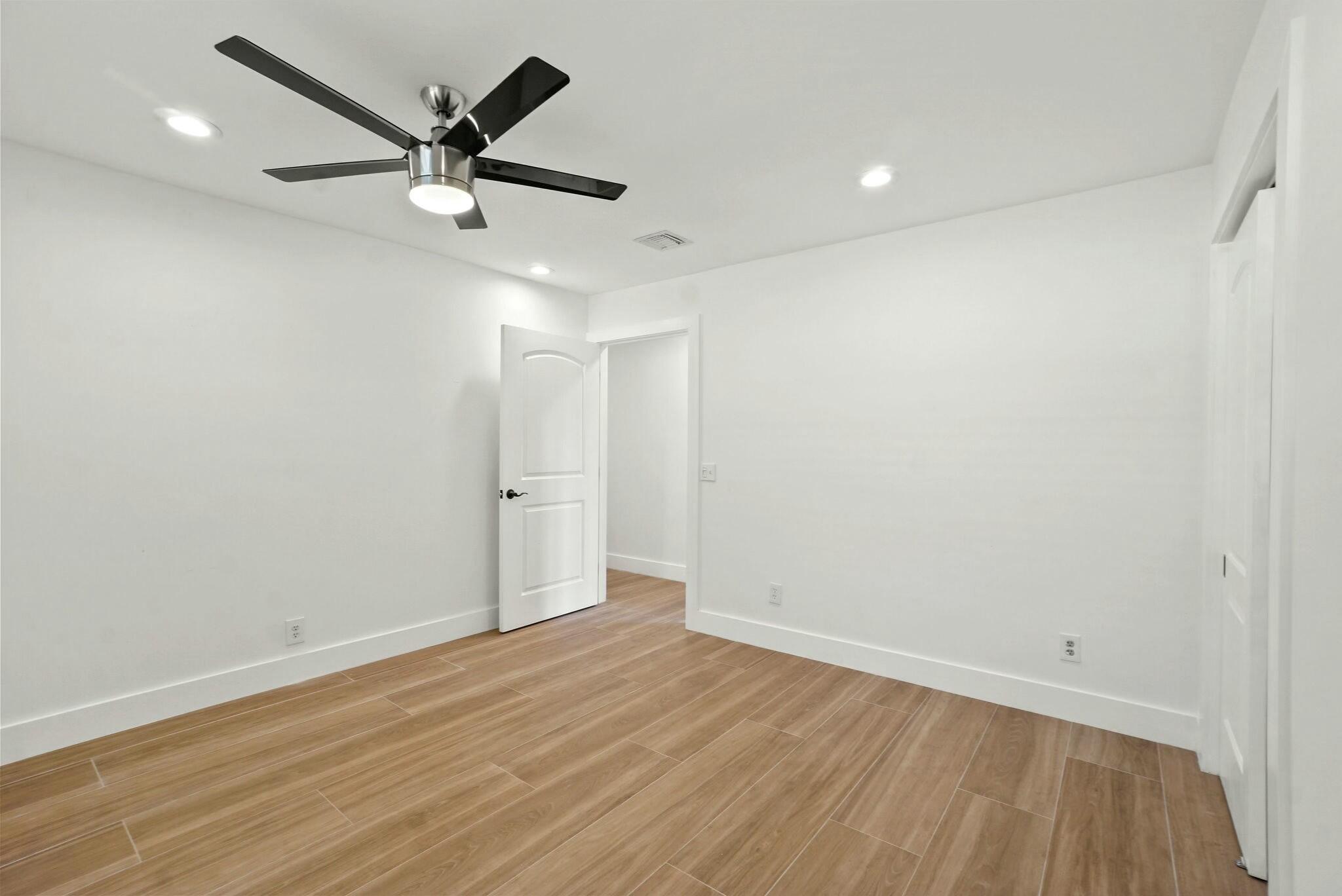 FOREST HILLS - Residential Lease