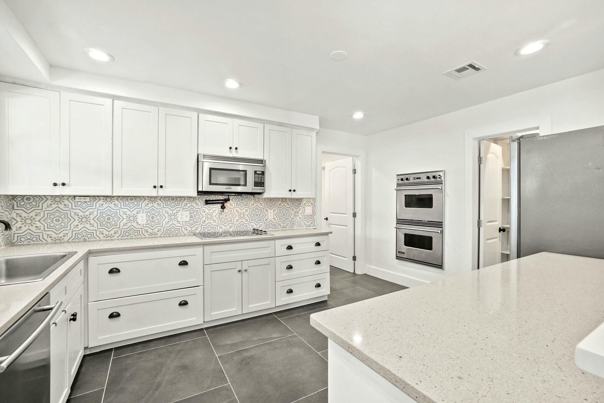 FOREST HILLS - Residential Lease