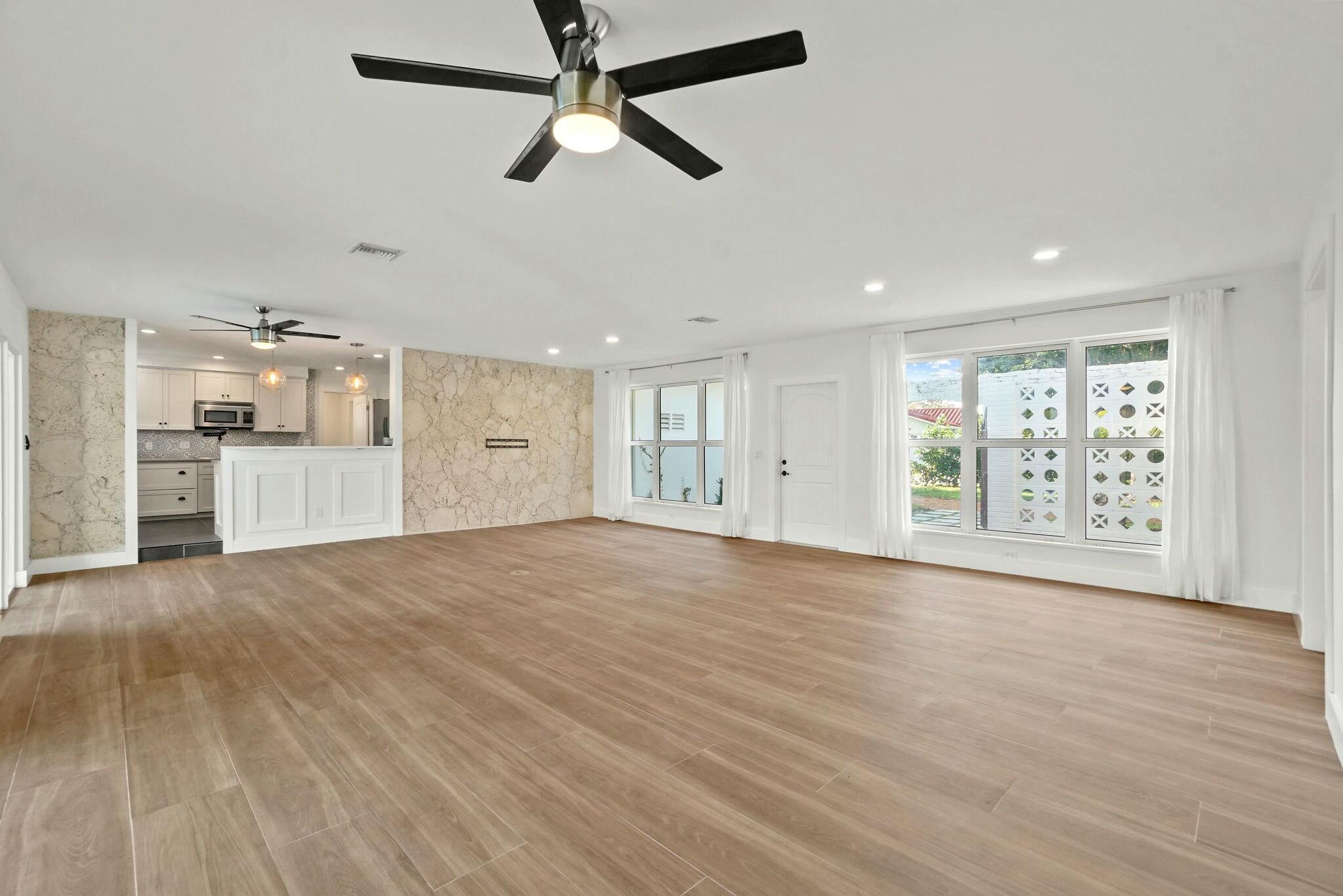 FOREST HILLS - Residential Lease