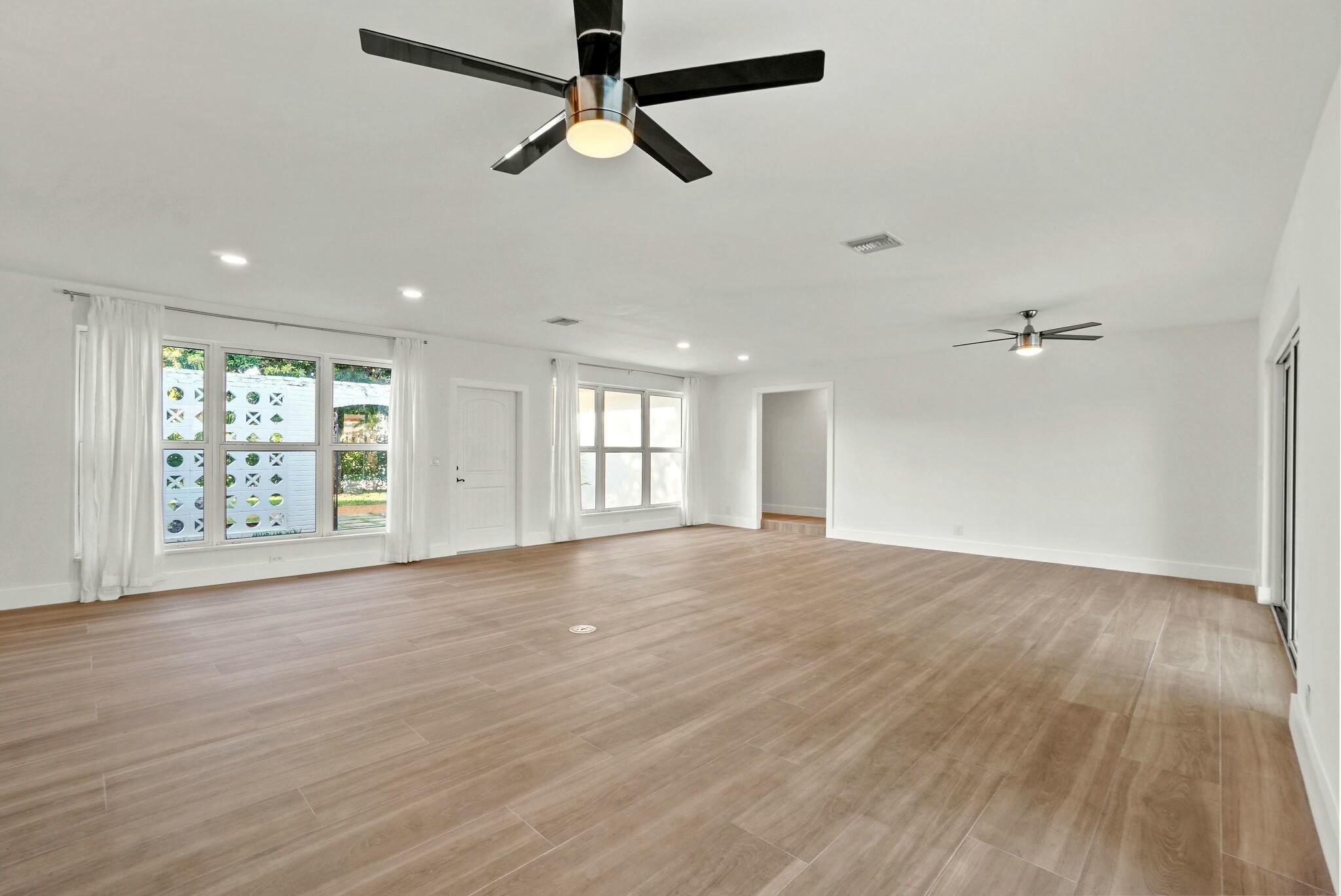 FOREST HILLS - Residential Lease