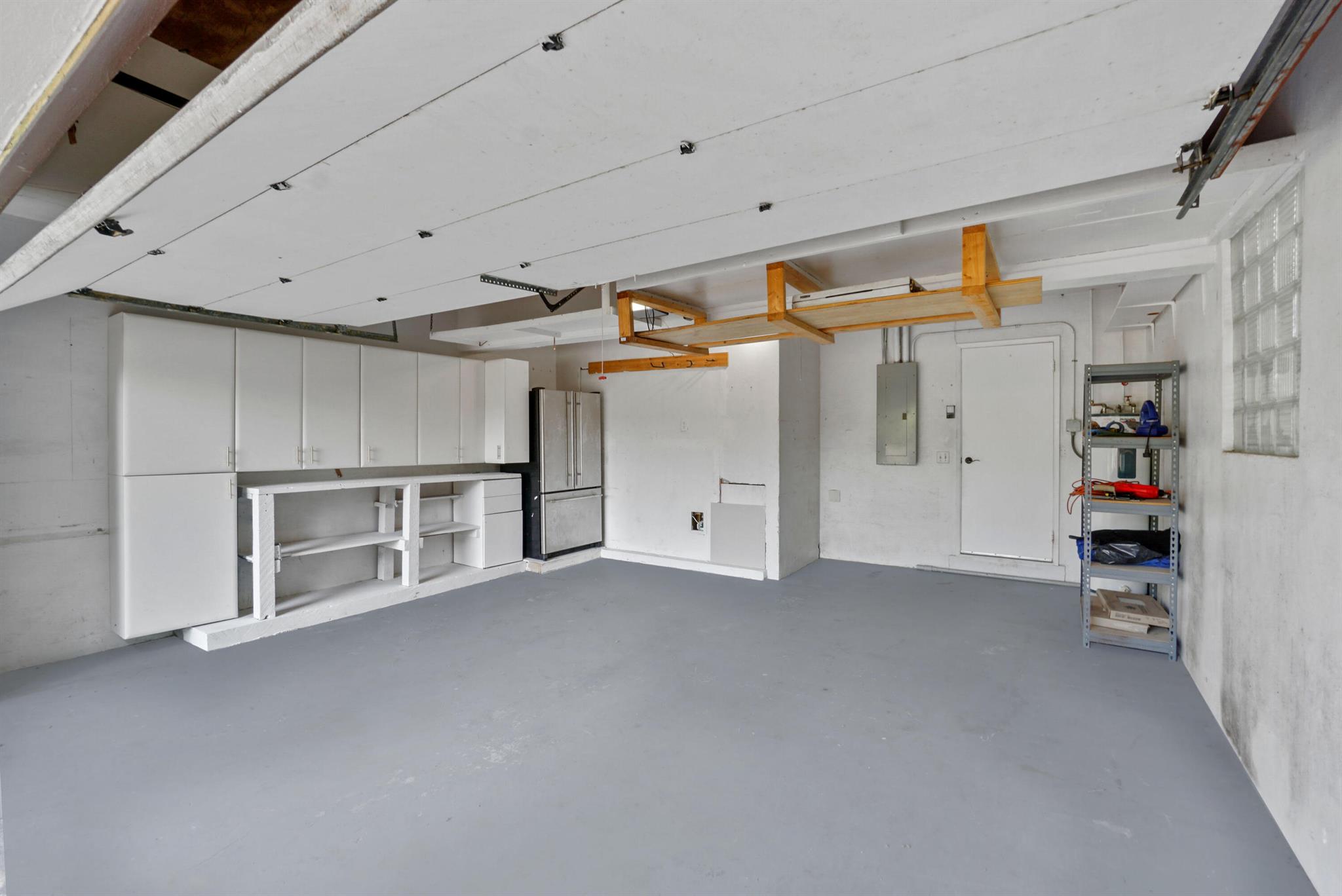 FOREST HILLS - Residential Lease