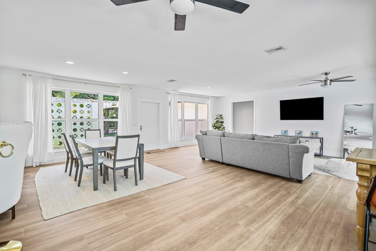 FOREST HILLS - Residential Lease