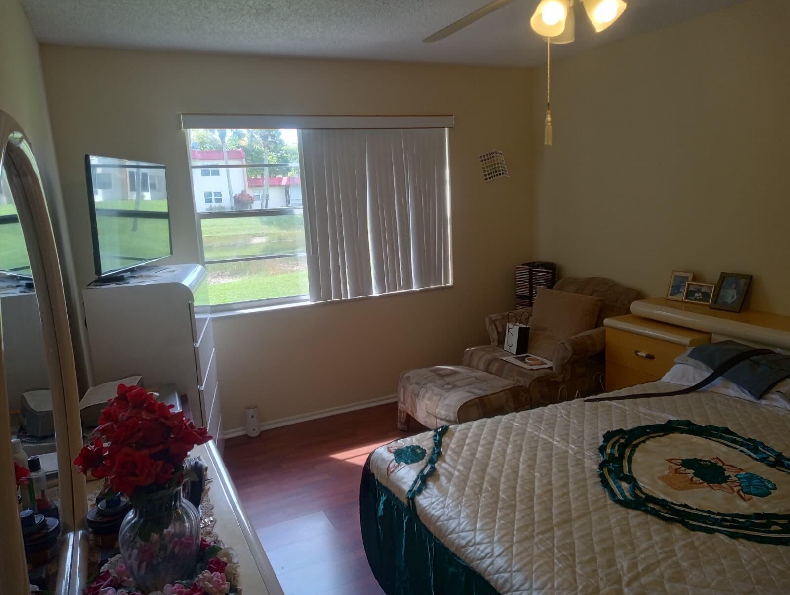 GOLDEN LAKES VILLAGE COND - Residential