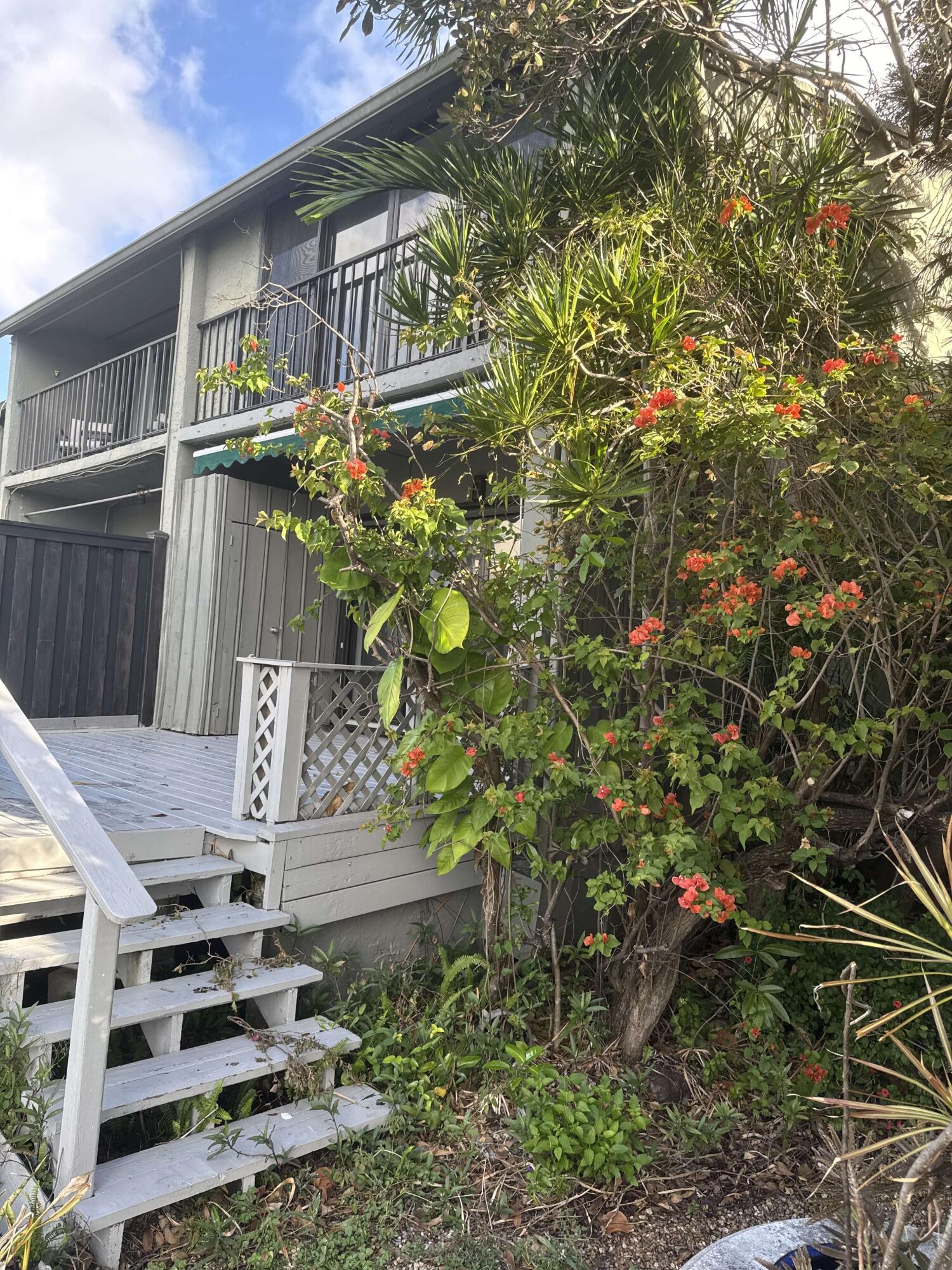 SNUG HARBOR - Residential