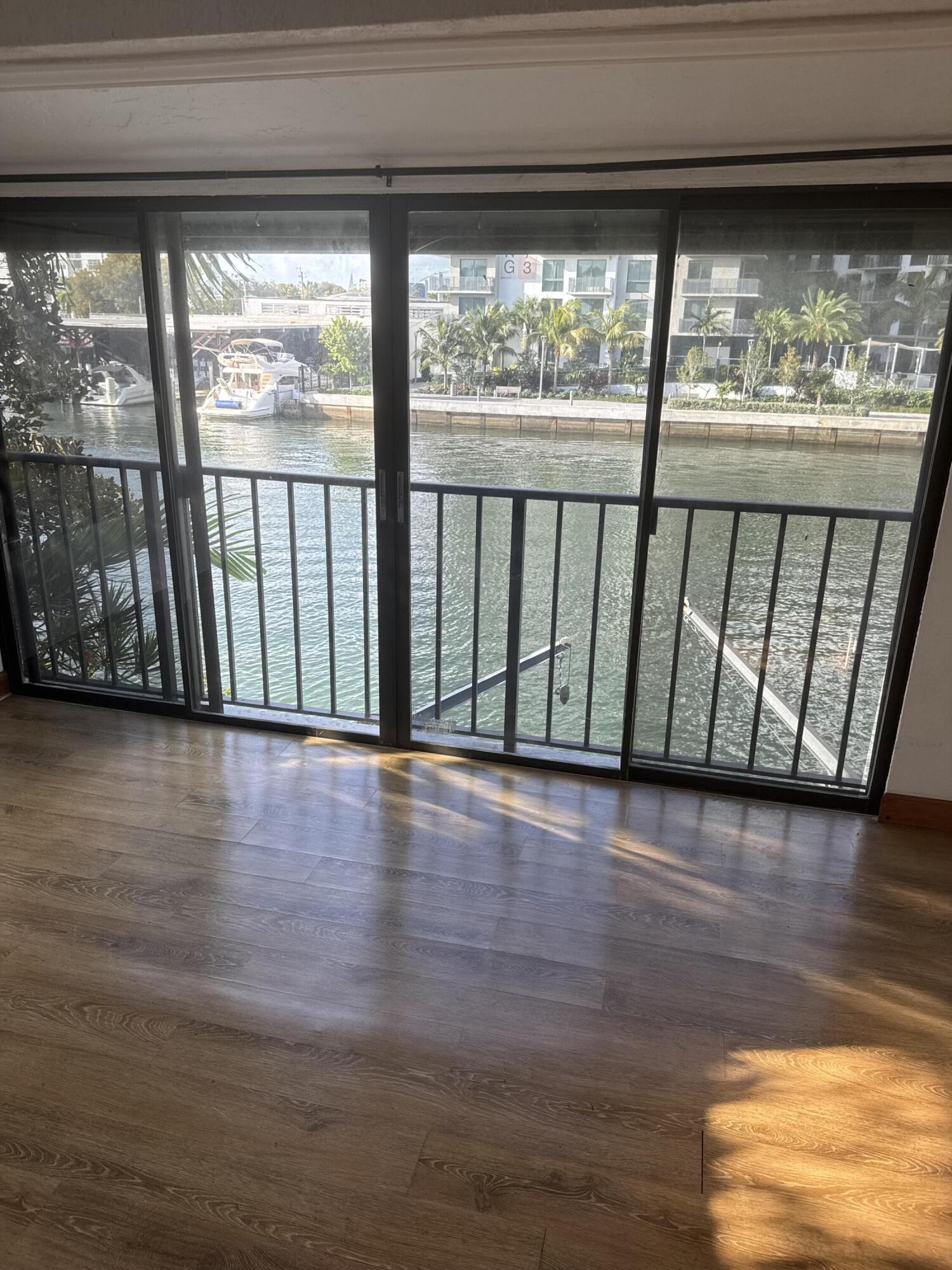 SNUG HARBOR - Residential