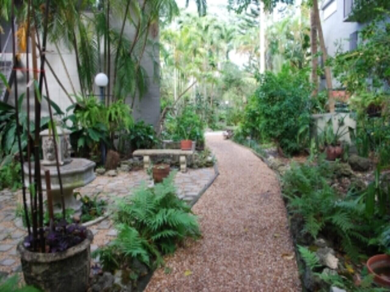 1000 NW N River Drive 16